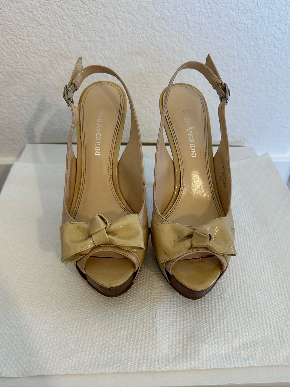 E. Zaccagnini Beige Open-Toe Slingback Heels with Bow